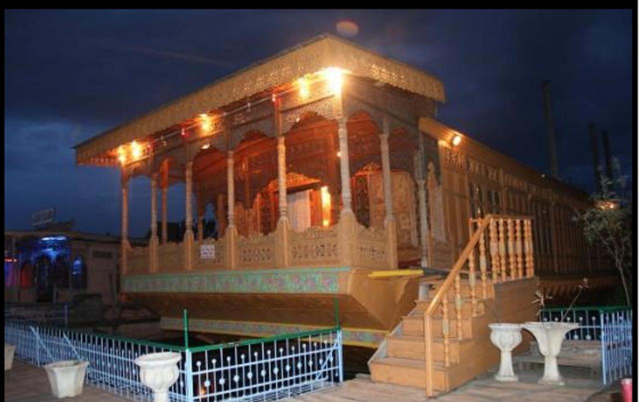 Hotel De Laila House Boat By Sterling Srīnagar Zewnętrze zdjęcie