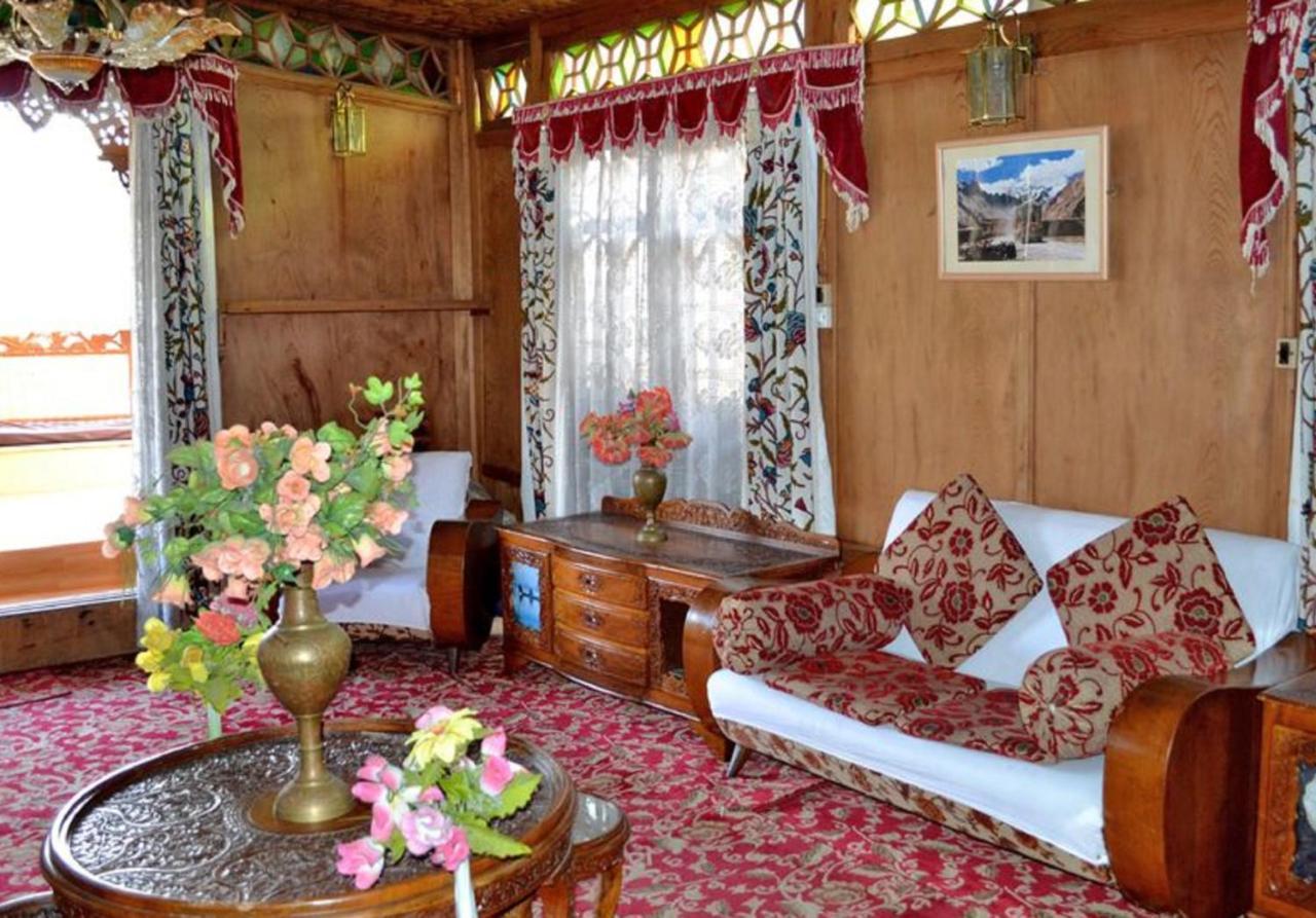 Hotel De Laila House Boat By Sterling Srīnagar Zewnętrze zdjęcie