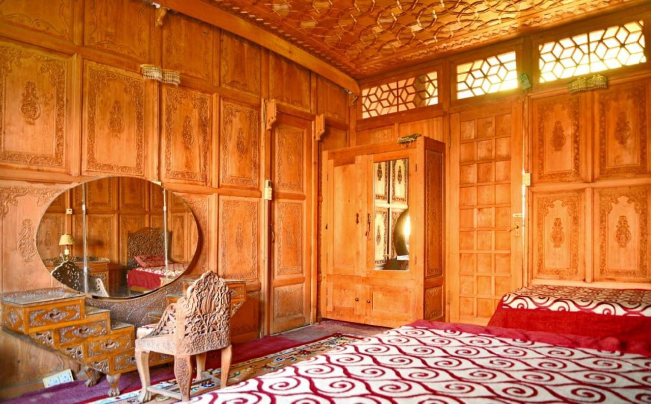 Hotel De Laila House Boat By Sterling Srīnagar Zewnętrze zdjęcie